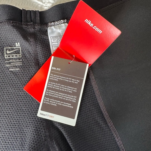 Nike Dri Fit Shorts Fast Pitch Athletic Sz Med NWT - Picture 7 of 7